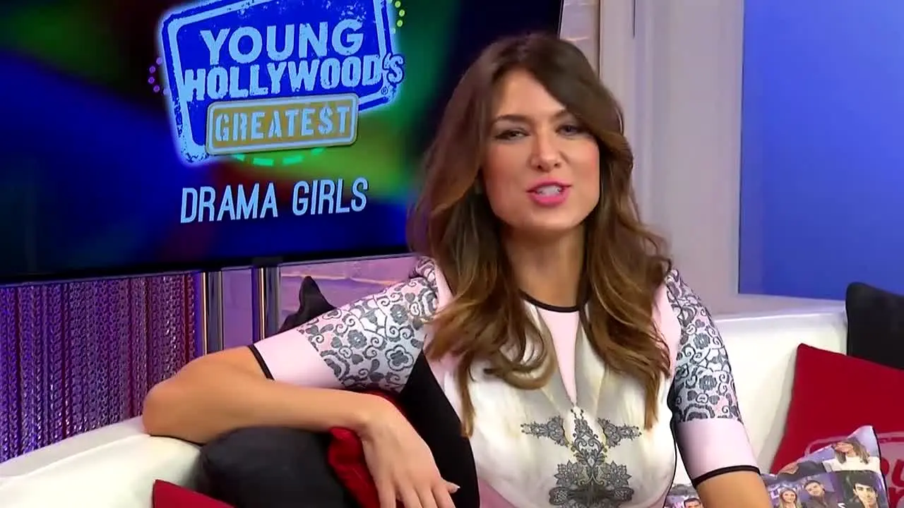 Young Hollywood live