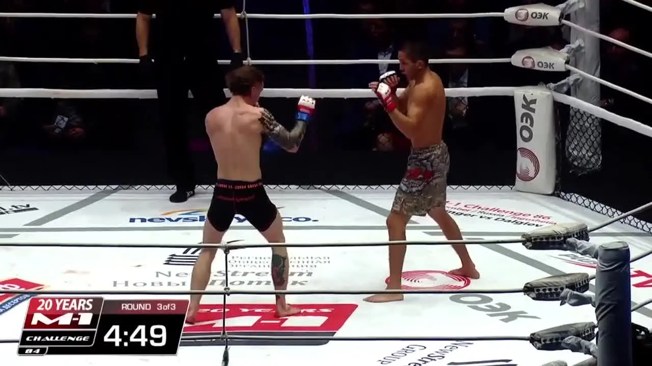 Hard Knocks na żywo