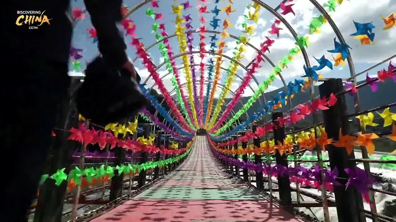 Discovering China live