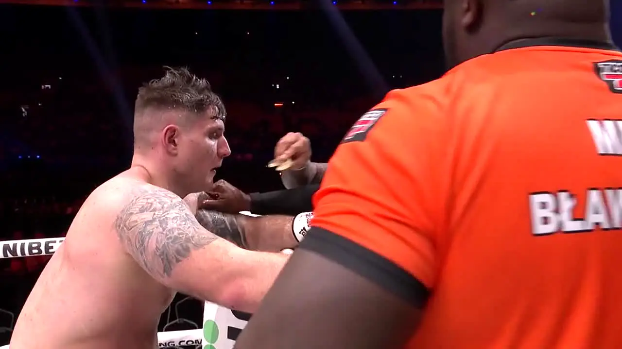 GLORY Kickboxing — прямой эфир