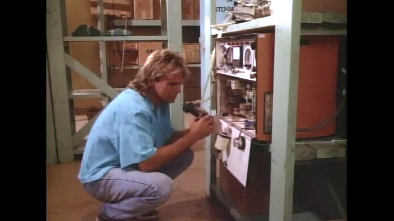 MacGyver live