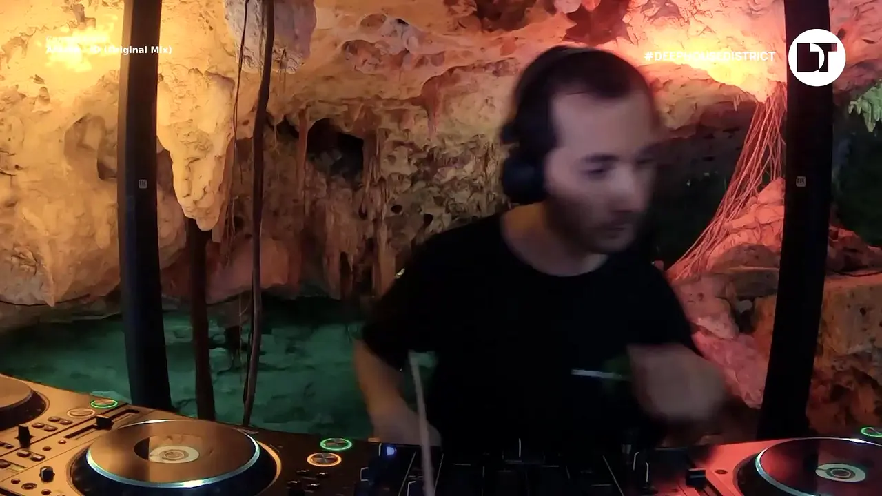 DanceTV Deep House District live
