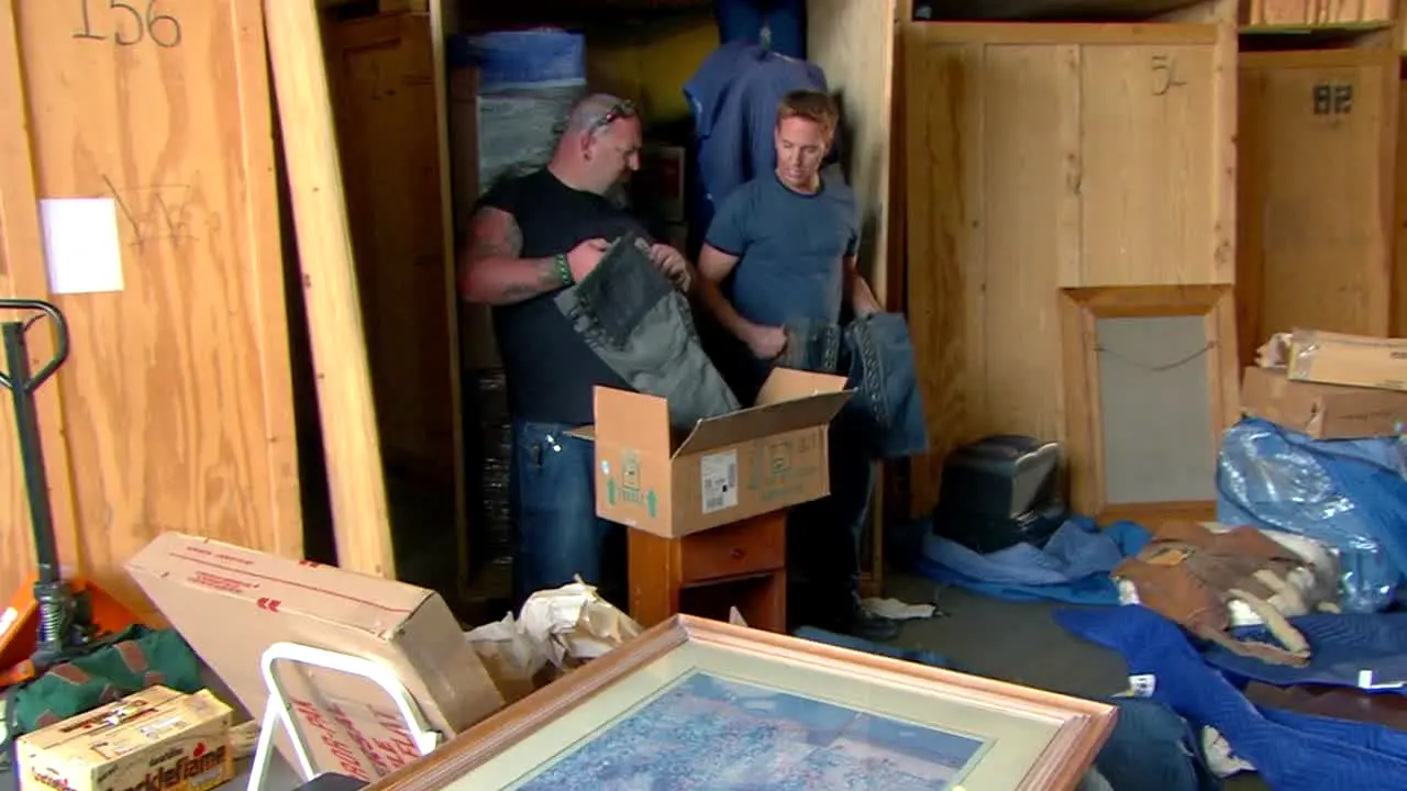 Auction Hunters live