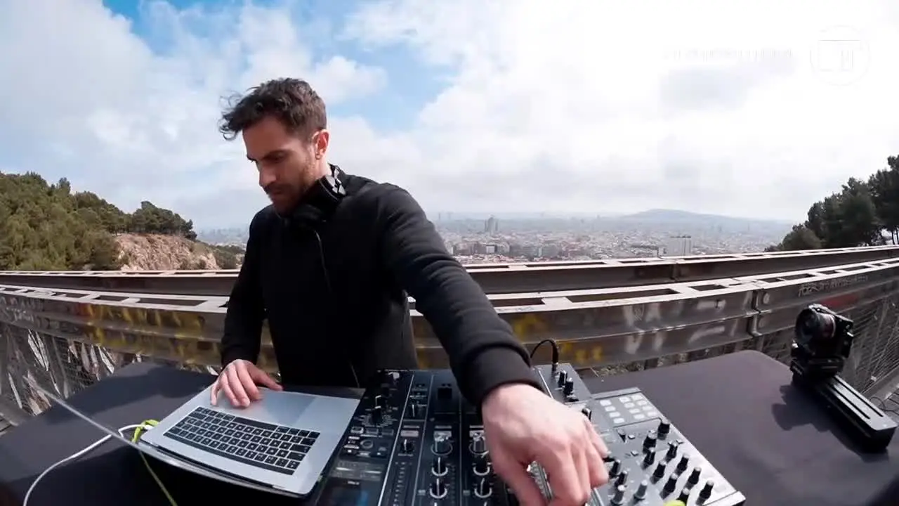 DanceTV Techno Warehouse en direct