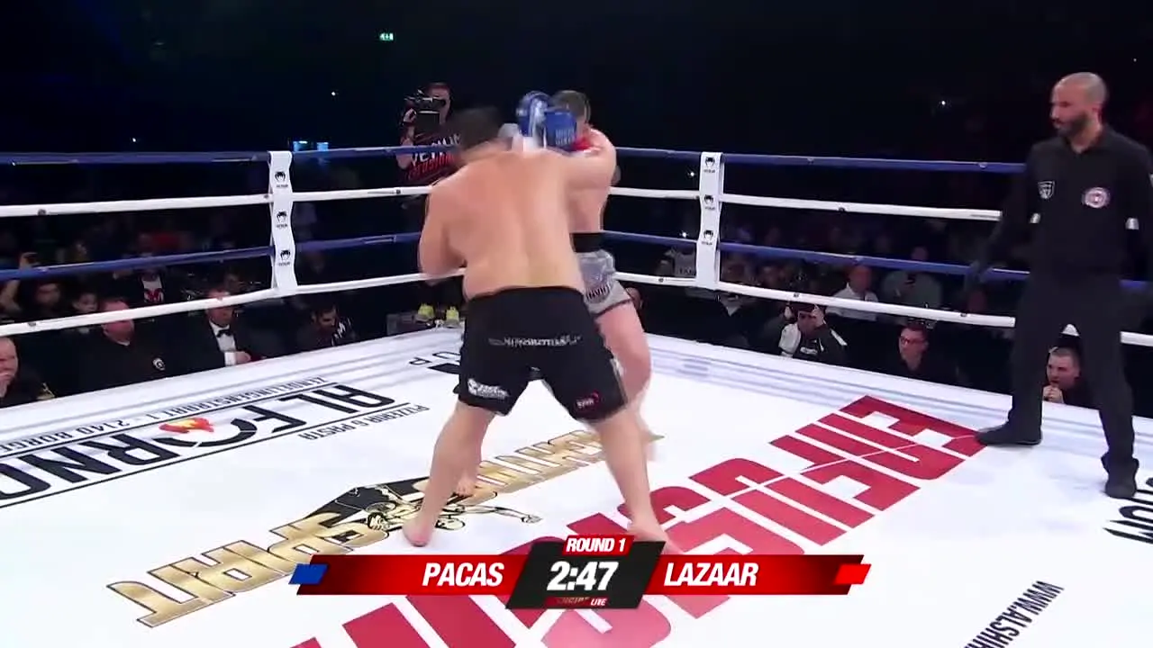 Hard Knocks na żywo