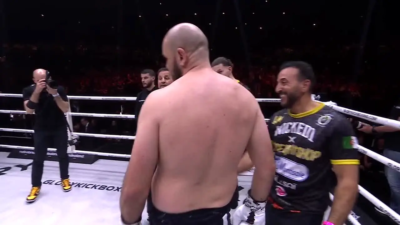 GLORY Kickboxing — прямой эфир